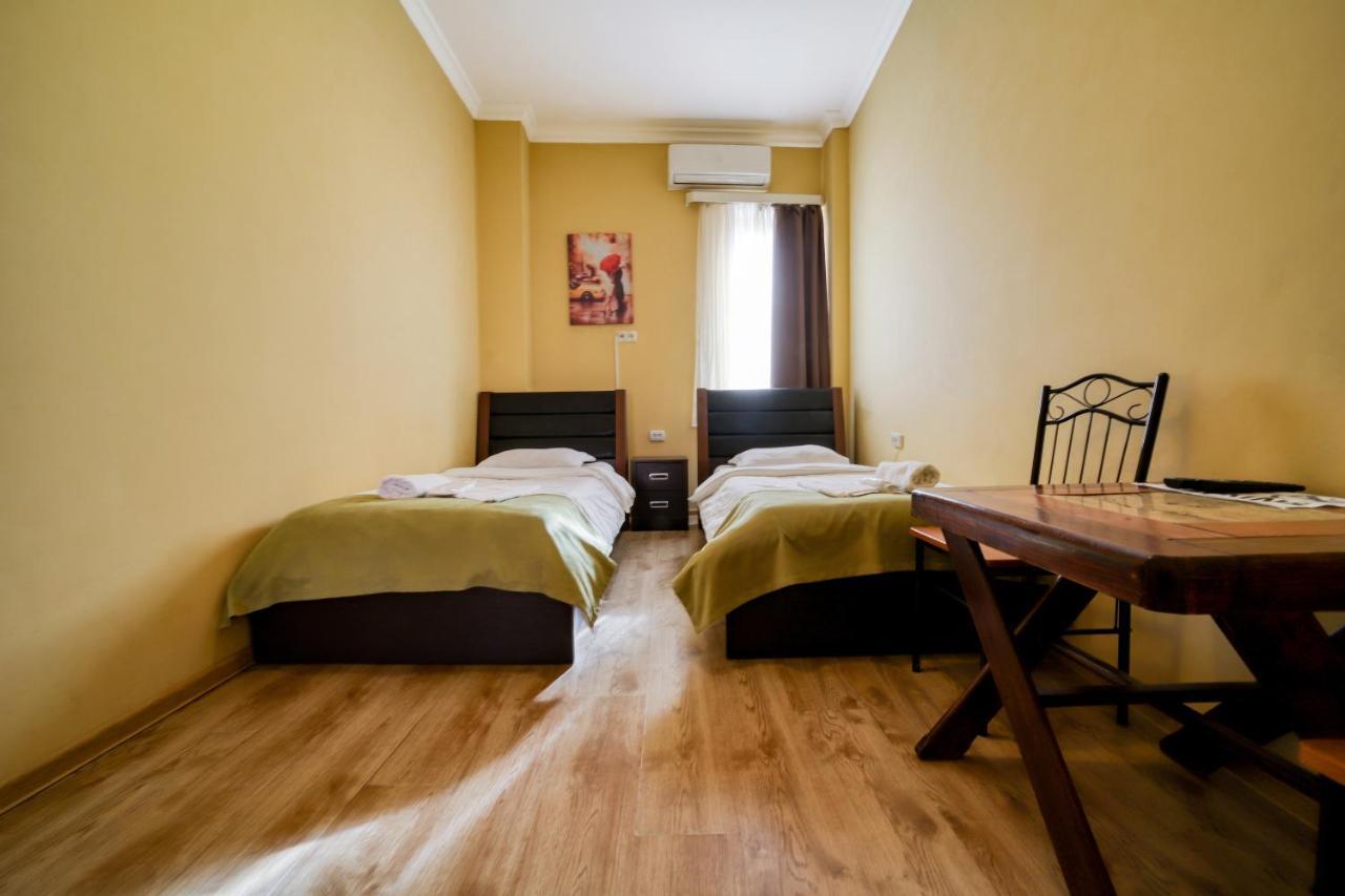 Nine Hotel Tbilisi Eksteriør billede